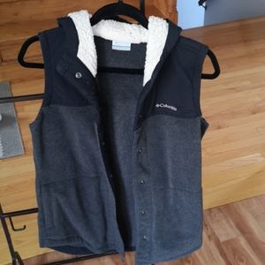 Columbia vest